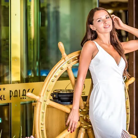 호텔 Palace Marina Dinevi 5*